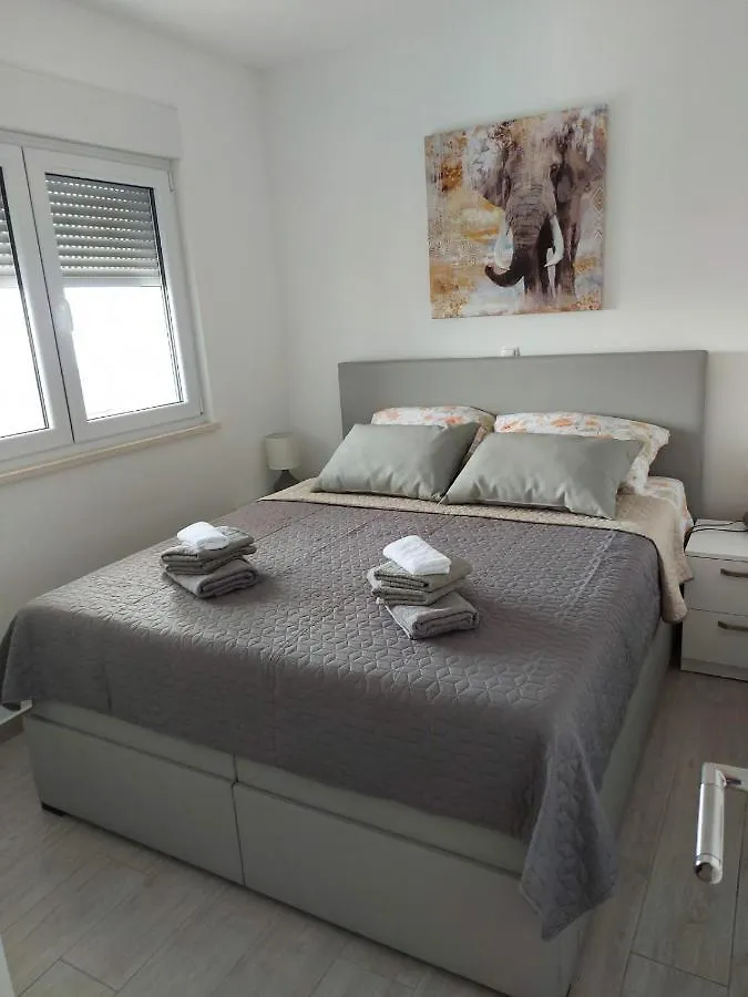 Apartment Kyra Trogir