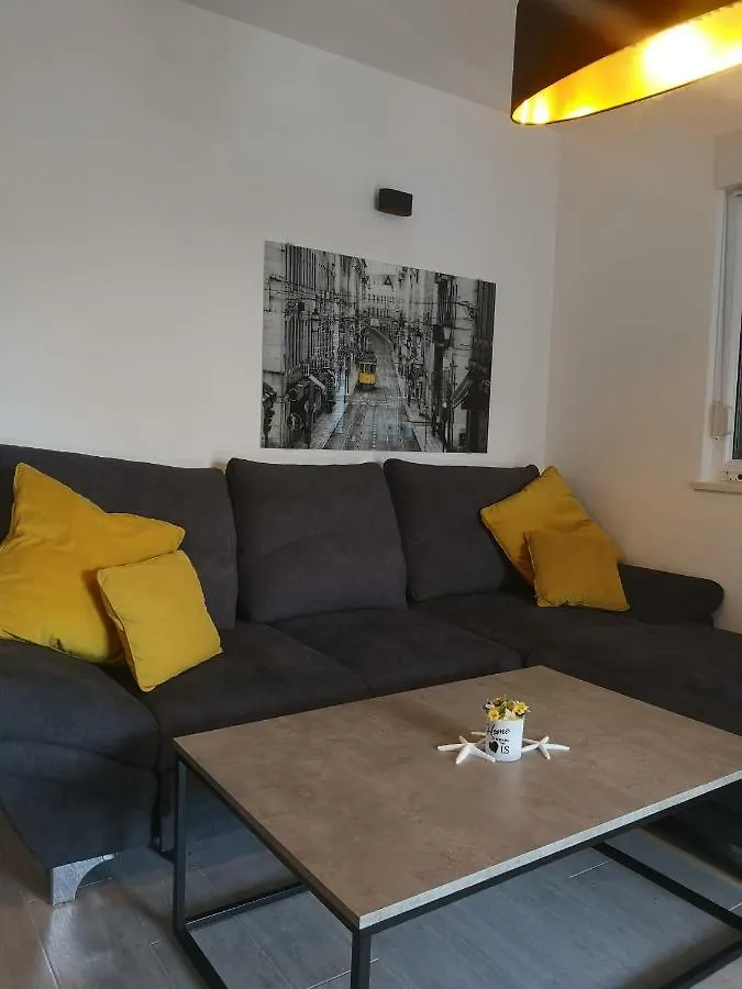 Apartment Kyra Trogir